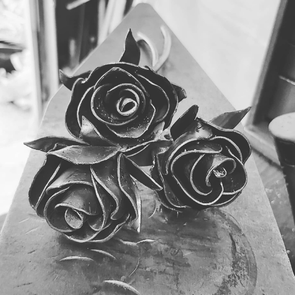 Metal rose - Picture 3 of 6
